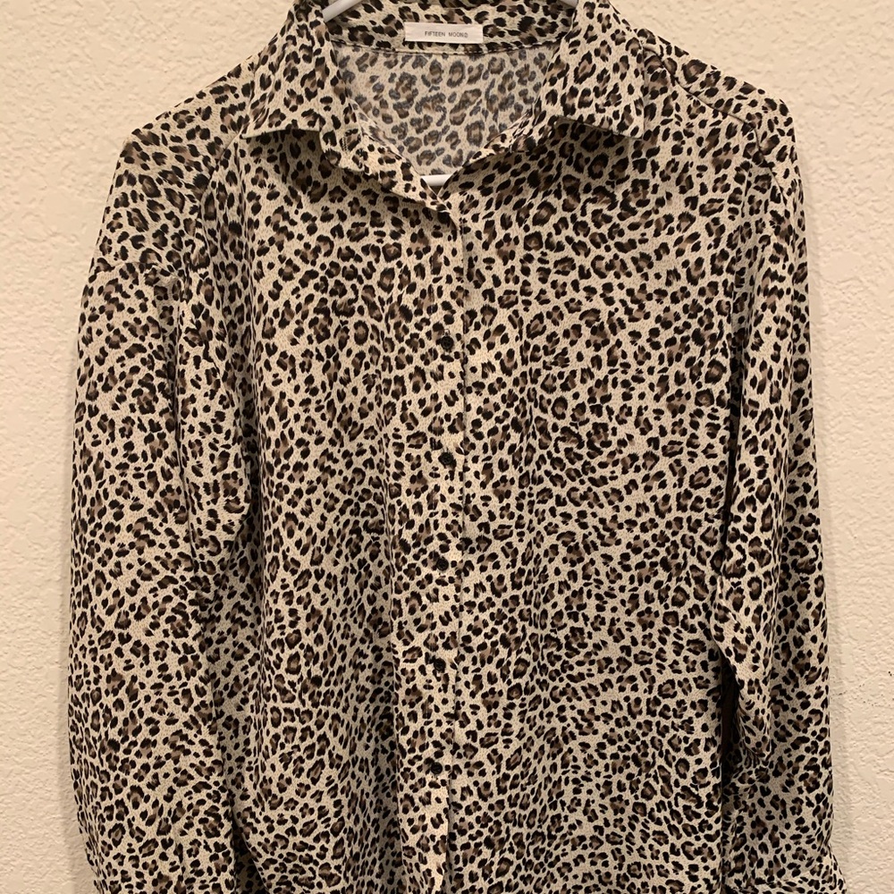 Animal print shirt in pristine condition